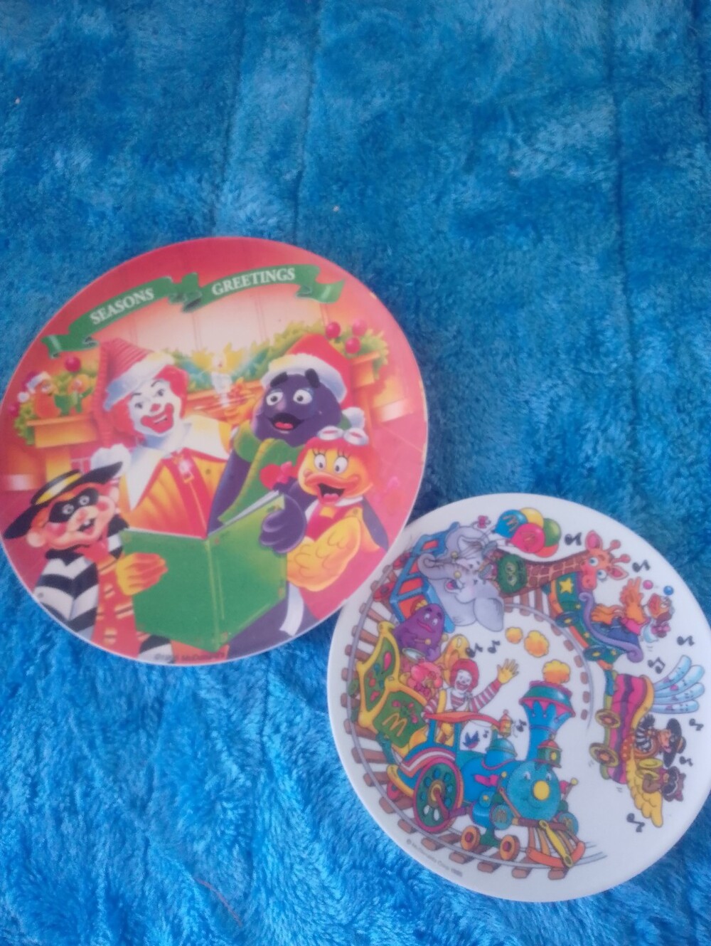 Seasons Greetings Holiday Party  1995  And 1985 McDonald's Plates Lot Of 2